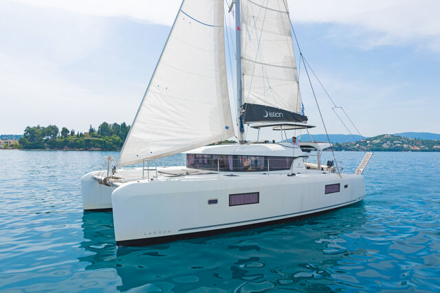 Lagoon 42 - 4 + 2 cab. Four Seasons